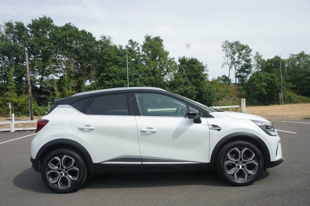 Renault Captur 1.6L Techno White #3