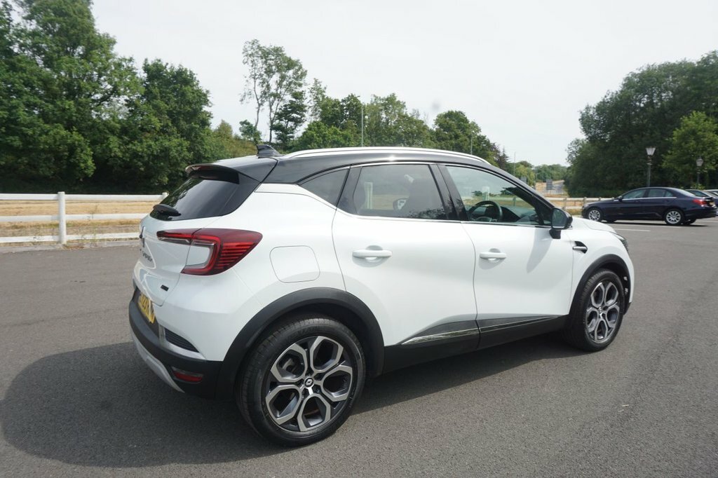 Renault Captur 1.6L Techno White #2