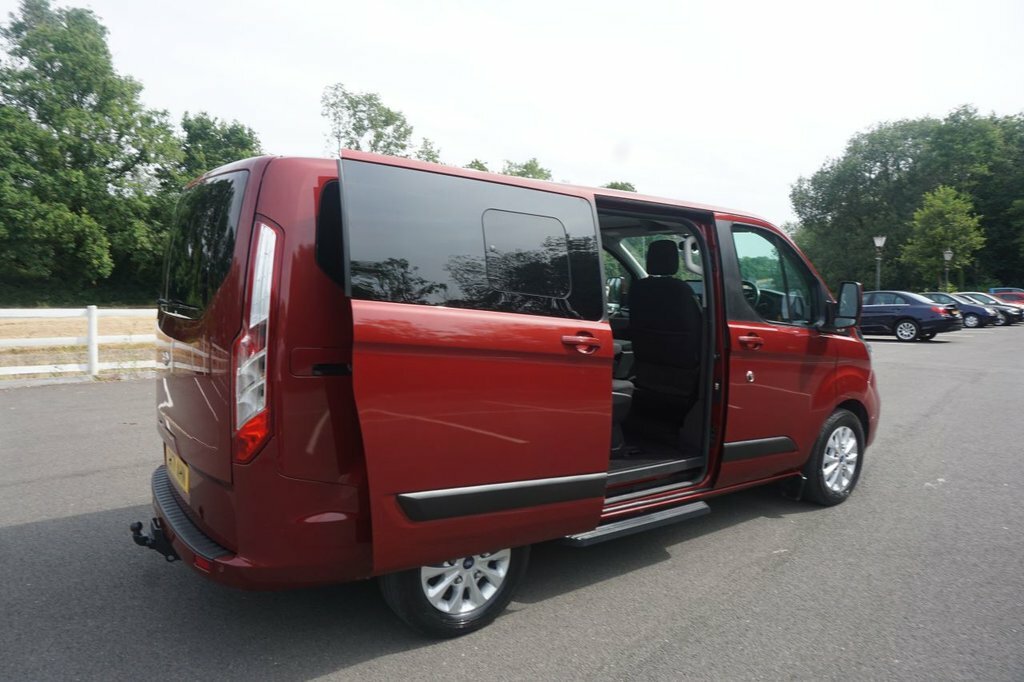 Ford Tourneo Custom 2L Zetec Red #4