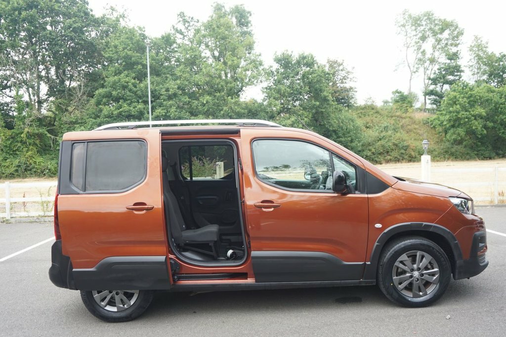 Peugeot Rifter Mpv Brown #3