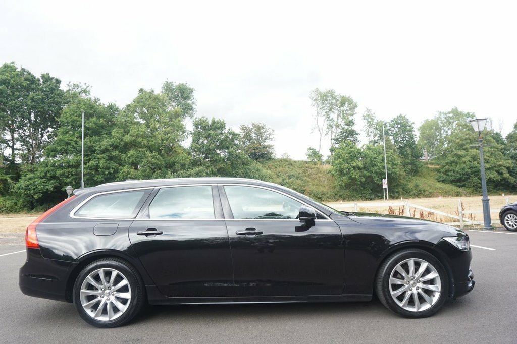 Volvo V90 2L Momentum Plus Black #3