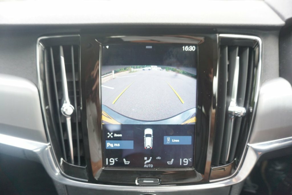 Volvo V90 2L Momentum Plus Black #5