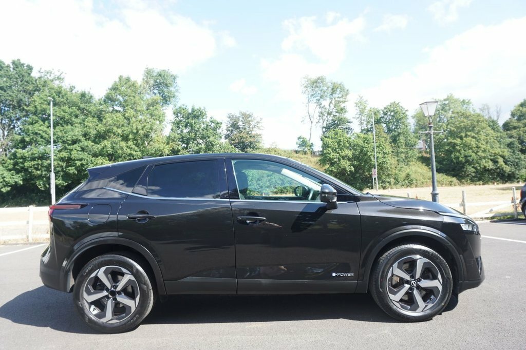 Nissan Qashqai 1.5L N-connecta Black