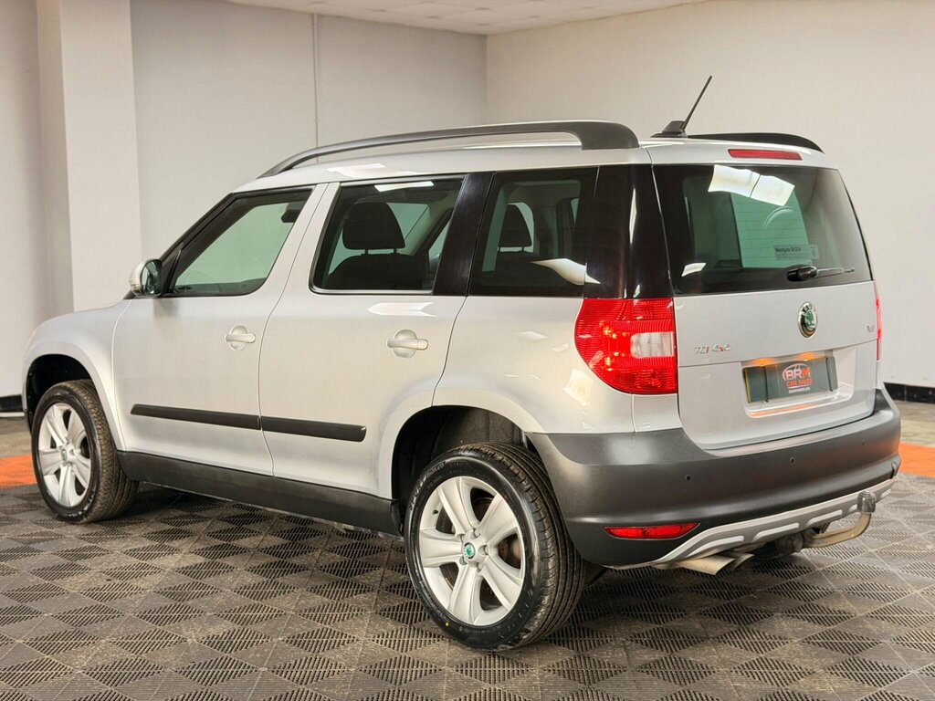 Skoda Yeti 2.0 Tdi Se Plus 4Wd Euro 5 Silver #4