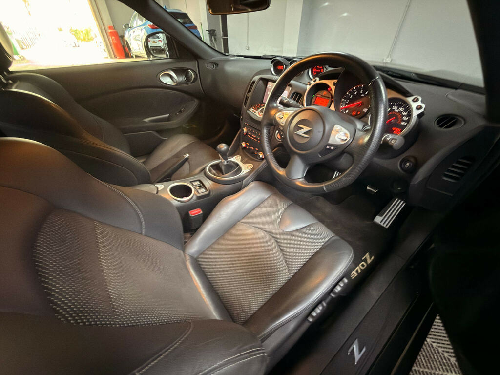 Nissan 370Z Red #14
