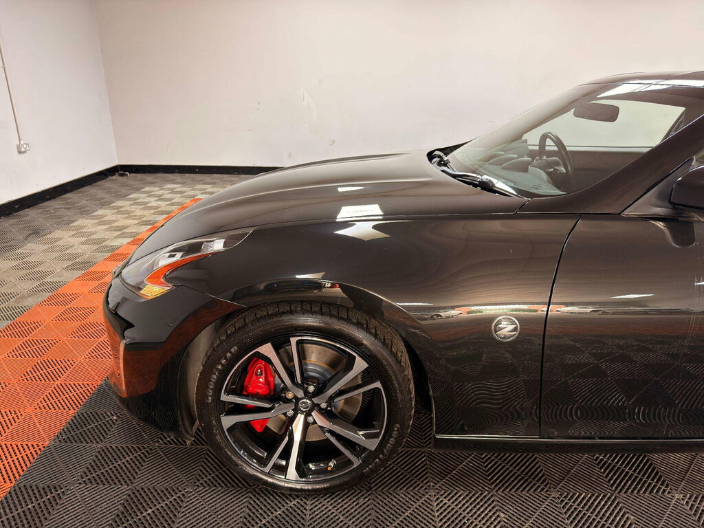 Nissan 370Z Red #33