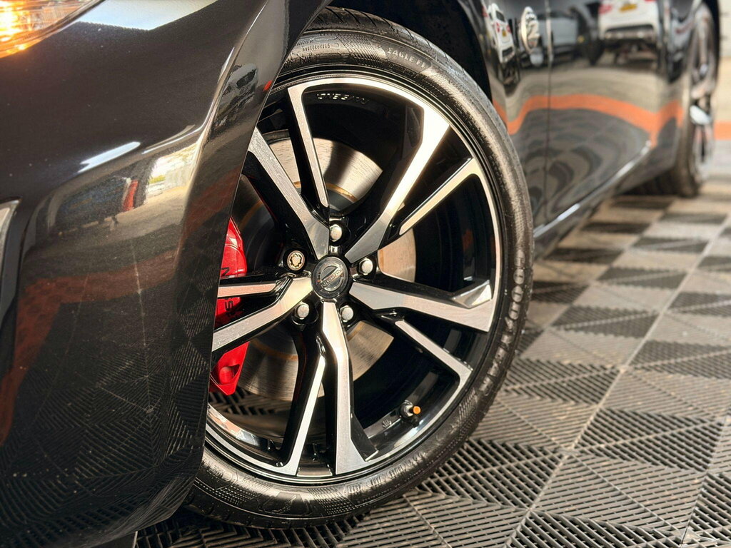 Nissan 370Z Red #32