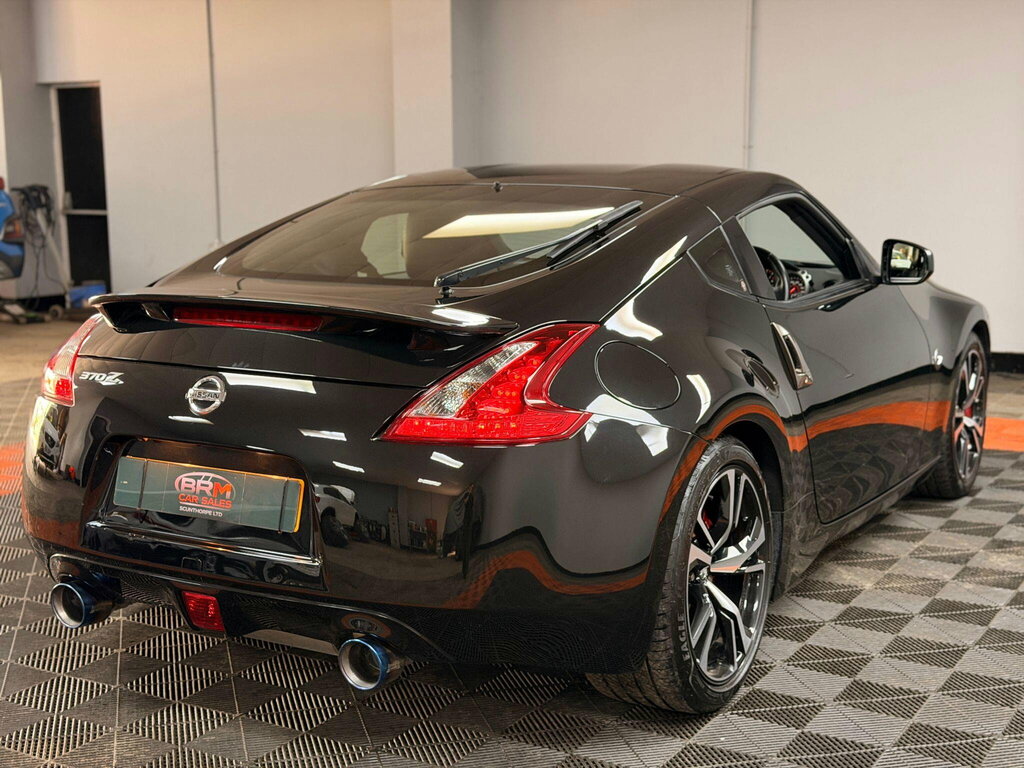 Nissan 370Z Red #11