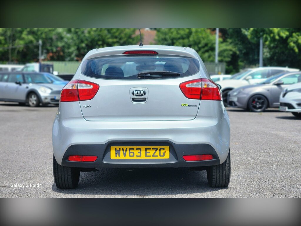 Kia RIO 1.25 1 Air Hatchback Euro 5 84 Red #8