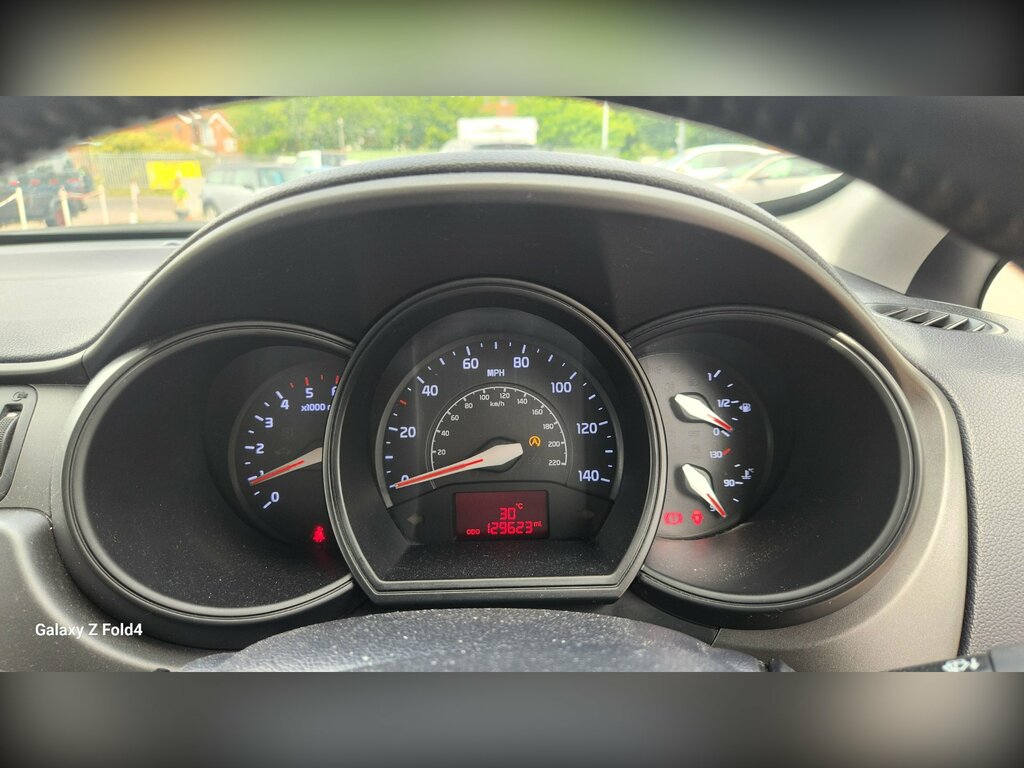 Kia RIO 1.25 1 Air Hatchback Euro 5 84 Red #18