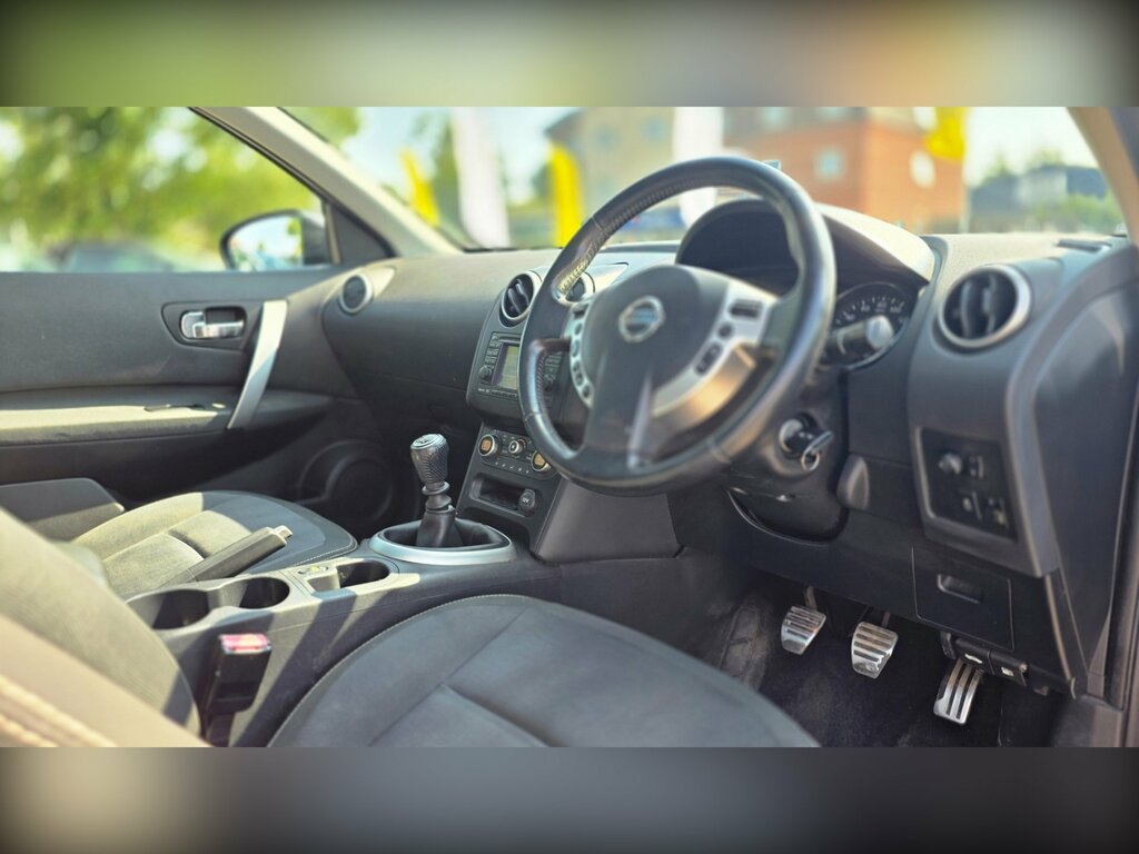 Nissan Qashqai Hatchback #8