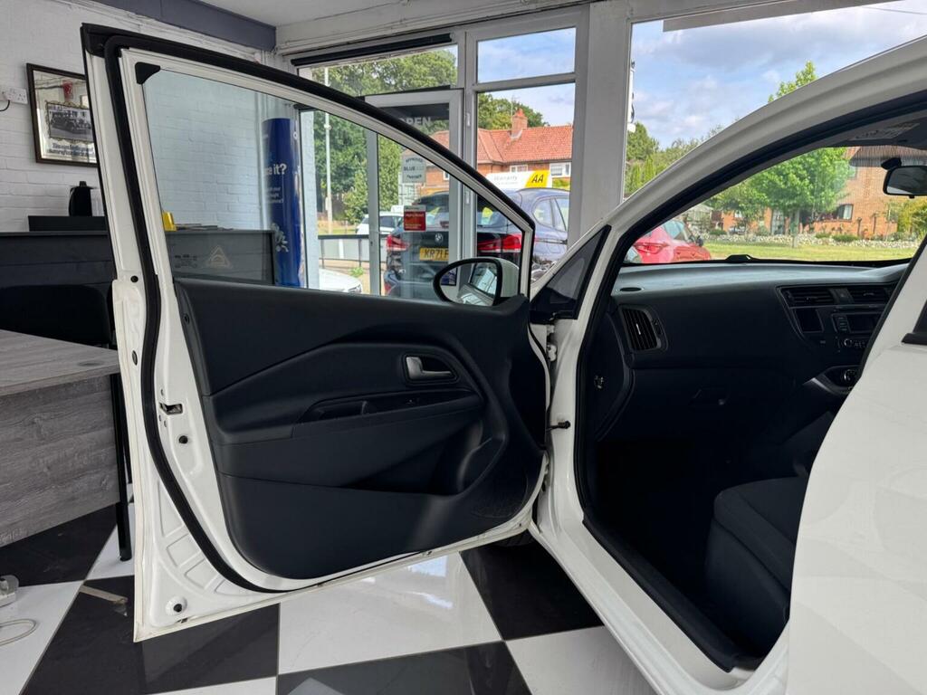 Kia RIO 1.25 Vr7 5Dr-reversing Sensors- Fsh - 2014 64 Silver #26