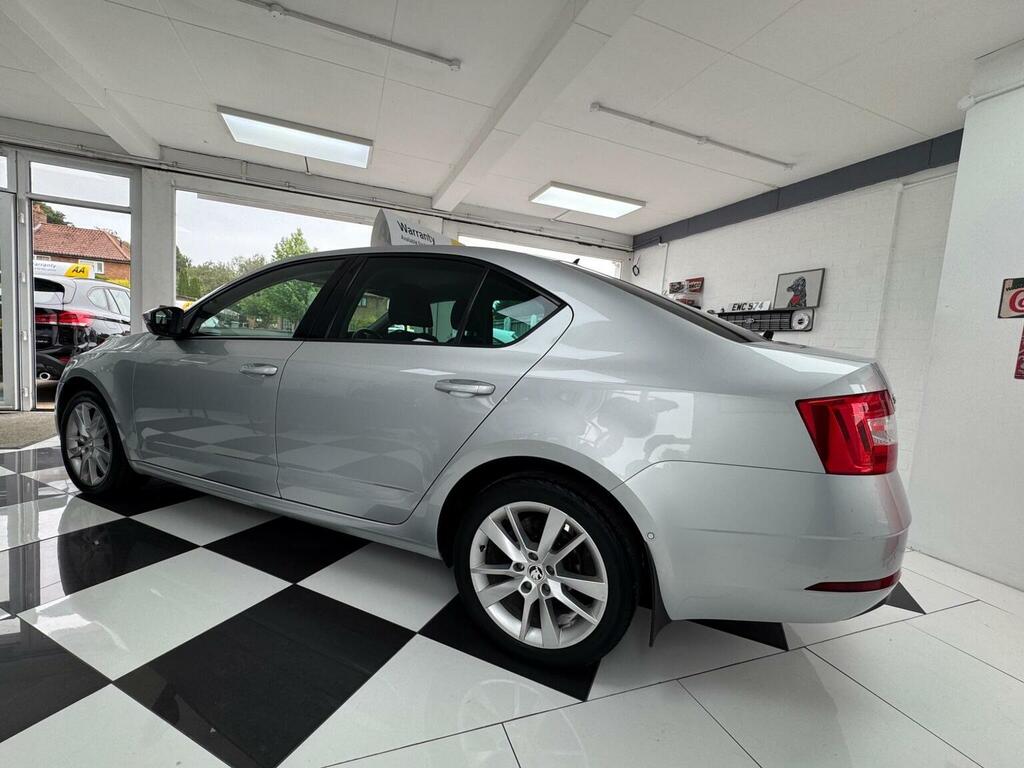 Skoda Octavia 1.6 Tdi Scr Se L Euro 6 Ss AP68AOG Silver #4