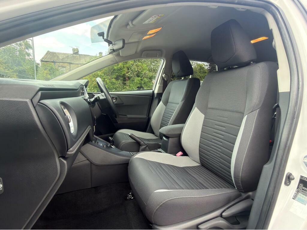 Toyota Auris Excel Grey #17