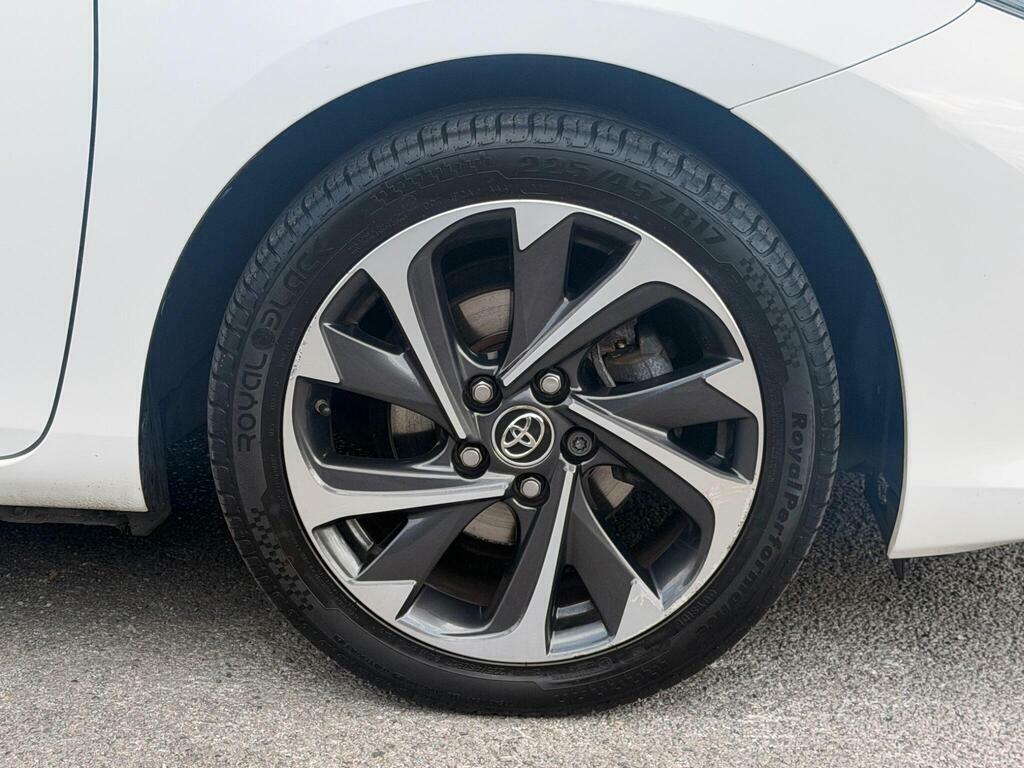Toyota Auris Excel Grey #40