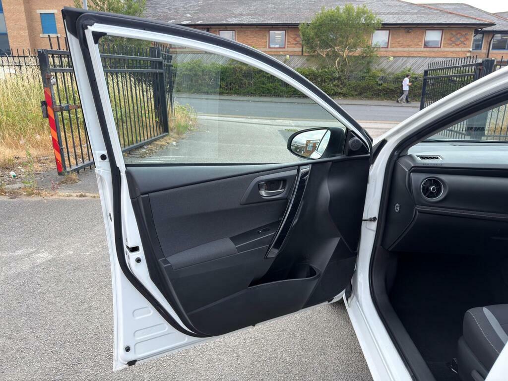 Toyota Auris Excel Grey #15