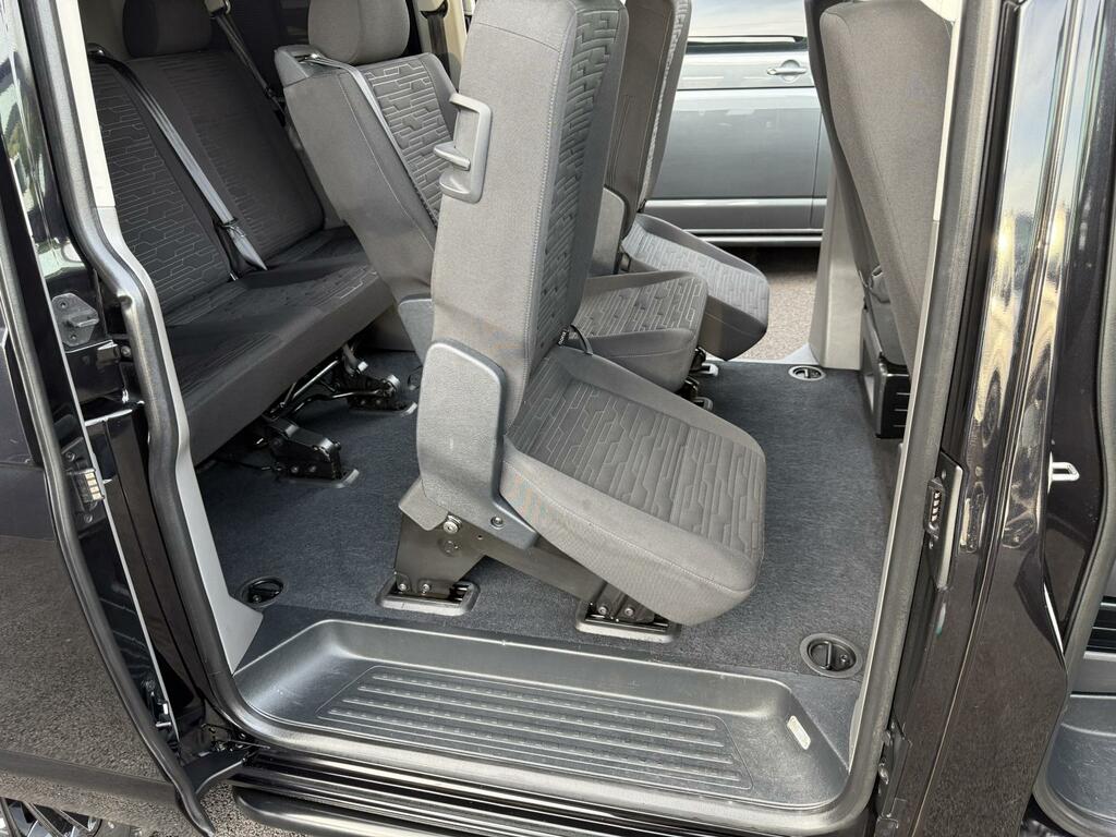 Volkswagen Transporter Shuttle 2.0 Tdi Se 150 7 Speed Dsg Swb In Black #4