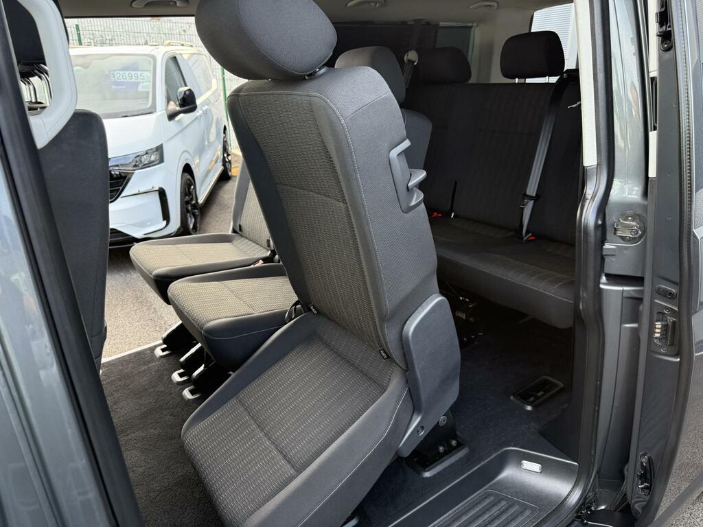 Volkswagen Transporter Shuttle 2.0 Tdi Se 150 7 Speed Dsg Minibus Double Cab Grey #4