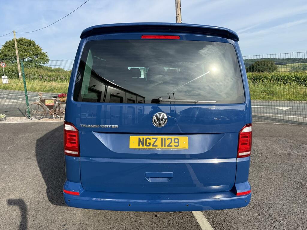 Volkswagen Transporter Shuttle T6 Tdi 8 Seat Shuttle Se Swb In Champagne - Euro S Beige #8