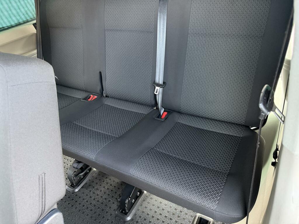 Volkswagen Transporter Shuttle T6 Tdi 8 Seat Shuttle Se Swb In Champagne - Euro S Beige #16