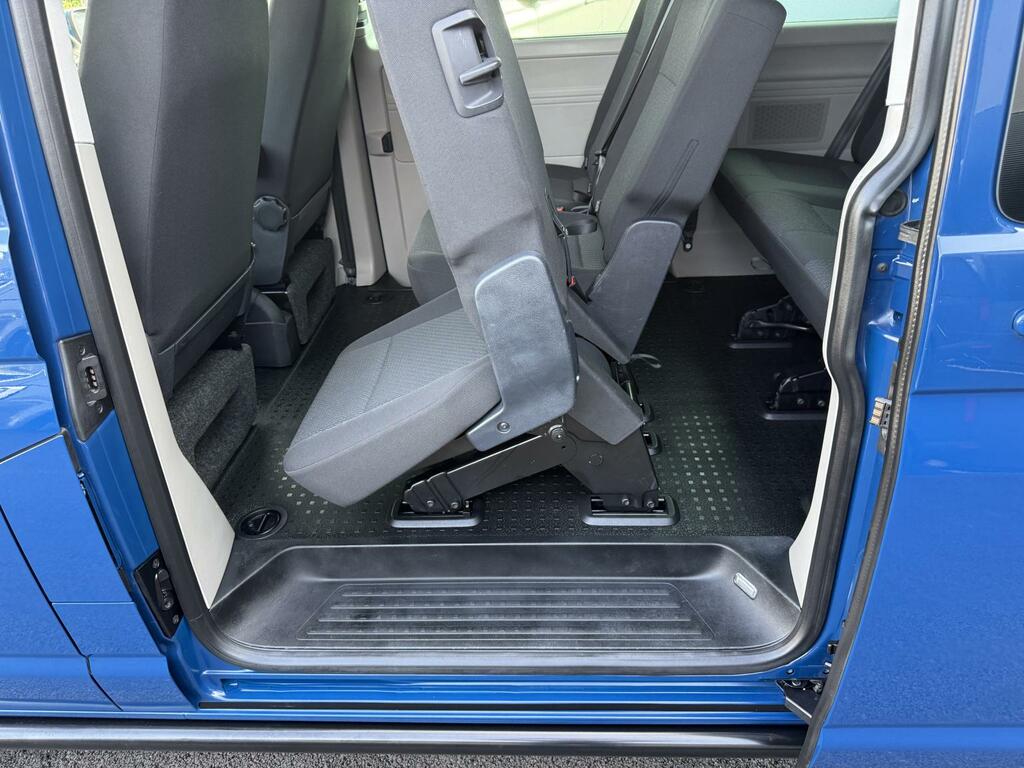 Volkswagen Transporter Shuttle T6 Tdi 8 Seat Shuttle Se Swb In Champagne - Euro S Beige #11