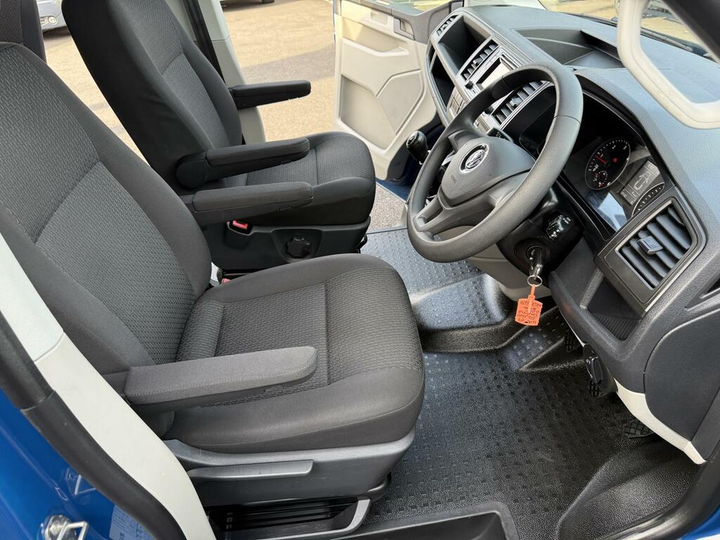 Volkswagen Transporter Shuttle T6 Tdi 8 Seat Shuttle Se Swb In Champagne - Euro S Beige #25