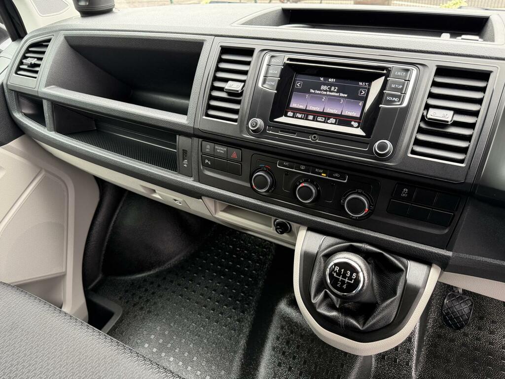 Volkswagen Transporter Shuttle 2.0 Tdi Se Dsg Fwd Swb Euro 6 Ss - 2019 69 Black #21