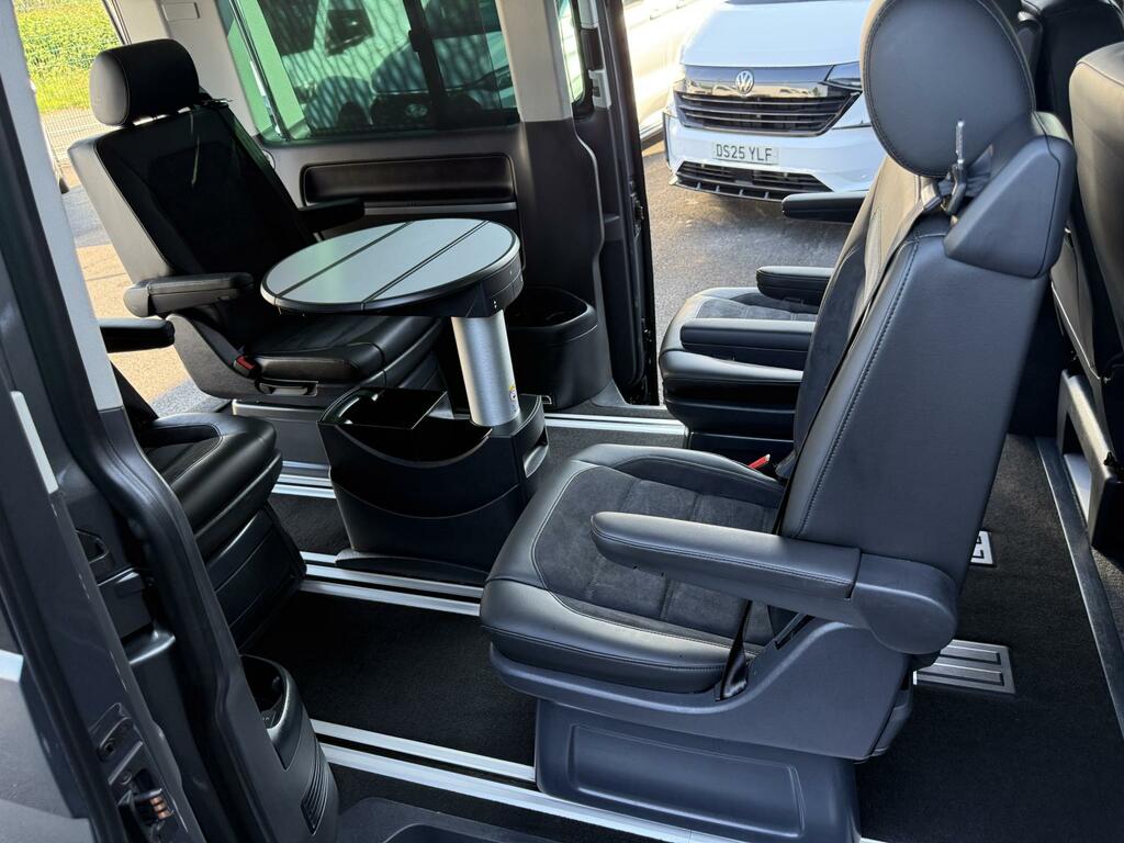 Volkswagen Caravelle 2.0 Tdi 150 7 Speed Dsg Bluemotion Tech Execu Grey #3