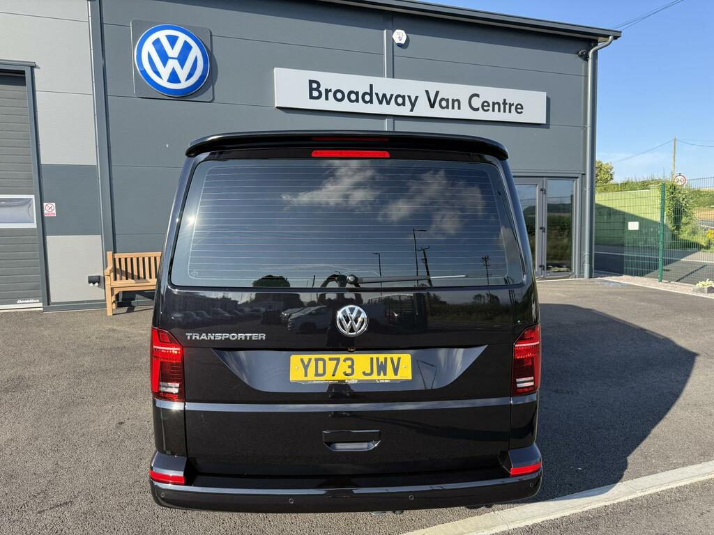 Volkswagen Transporter Shuttle 2.0 Tdi Se 150 7 Speed Dsg Minibus Double Cab Black #5