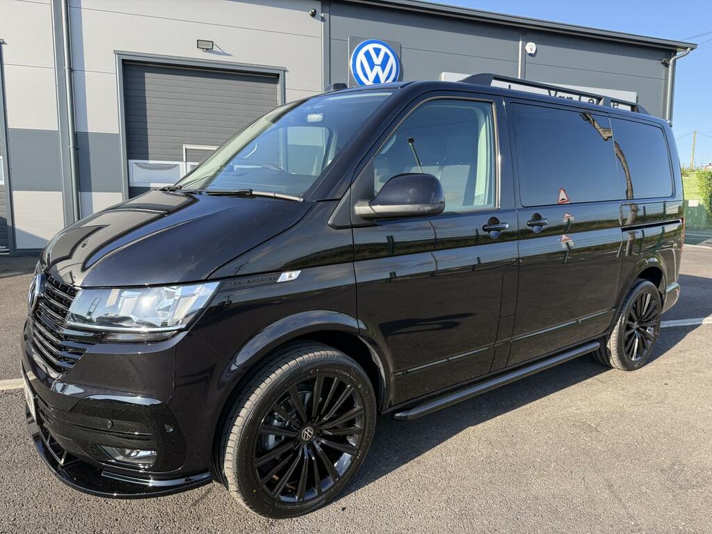 Volkswagen Transporter Shuttle 2.0 Tdi Se 150 7 Speed Dsg Minibus Double Cab Black