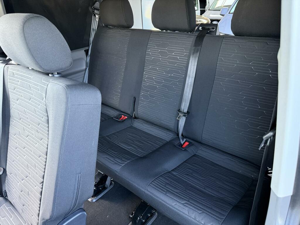 Volkswagen Transporter Shuttle 2.0 Tdi 150Ps Se Minibus Dsg  #17
