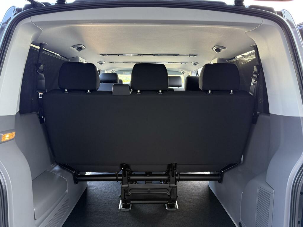 Volkswagen Transporter Shuttle 2.0 Tdi Se 150 7 Speed Dsg Minibus Double Cab Black #3