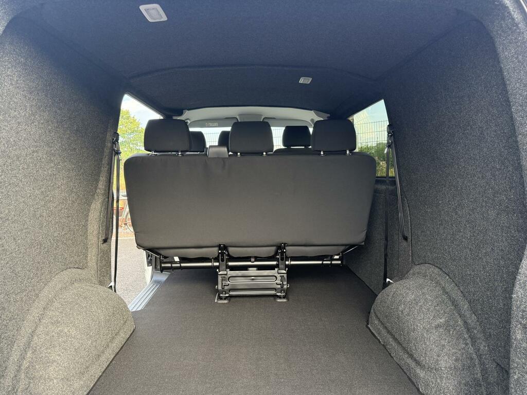 Volkswagen Transporter Highline Silver #10