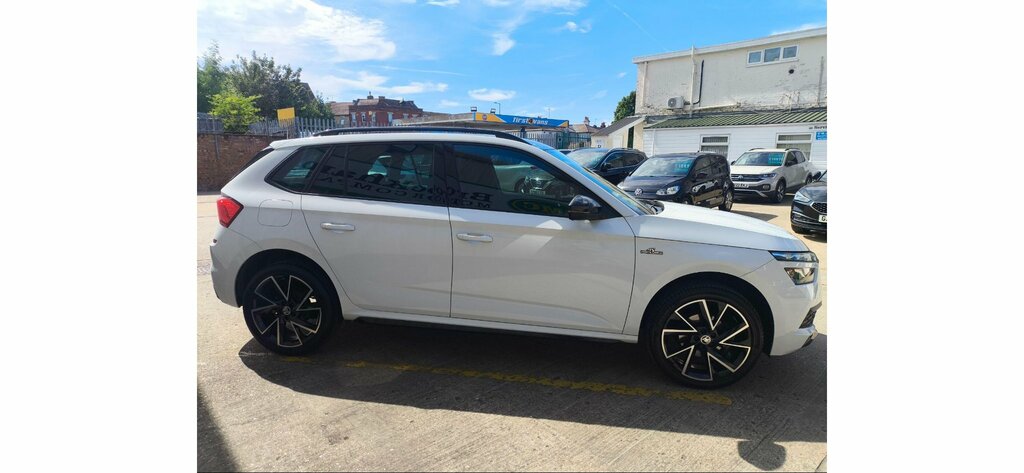 Skoda Kamiq 1.5 Tsi Act Monte Carlo MW71BFL White #4