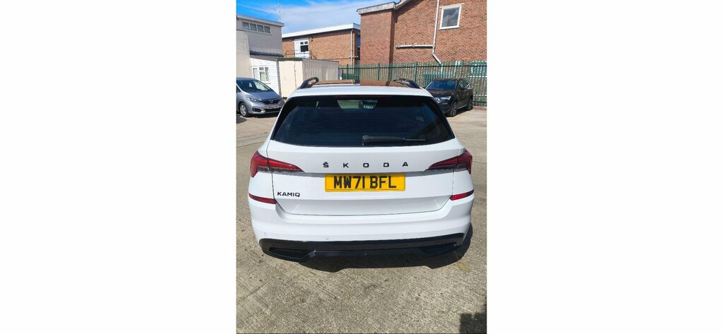 Skoda Kamiq 1.5 Tsi Act Monte Carlo MW71BFL White #3