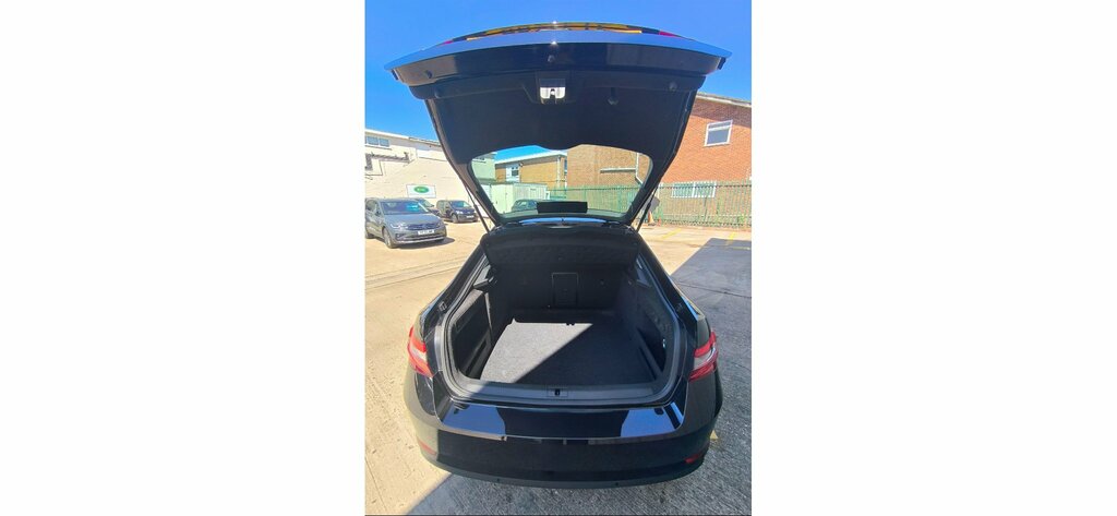Skoda Superb 2.0 Tdi Se Technology Dsg Black #5