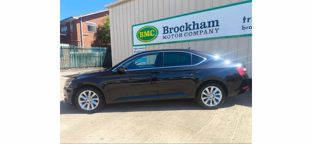 Skoda Superb 2.0 Tdi Se Technology Dsg Black #4
