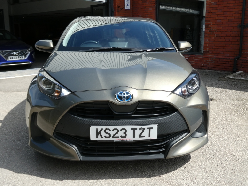 Toyota Yaris 1.5 Icon Fhev KS23TZT Brown #6