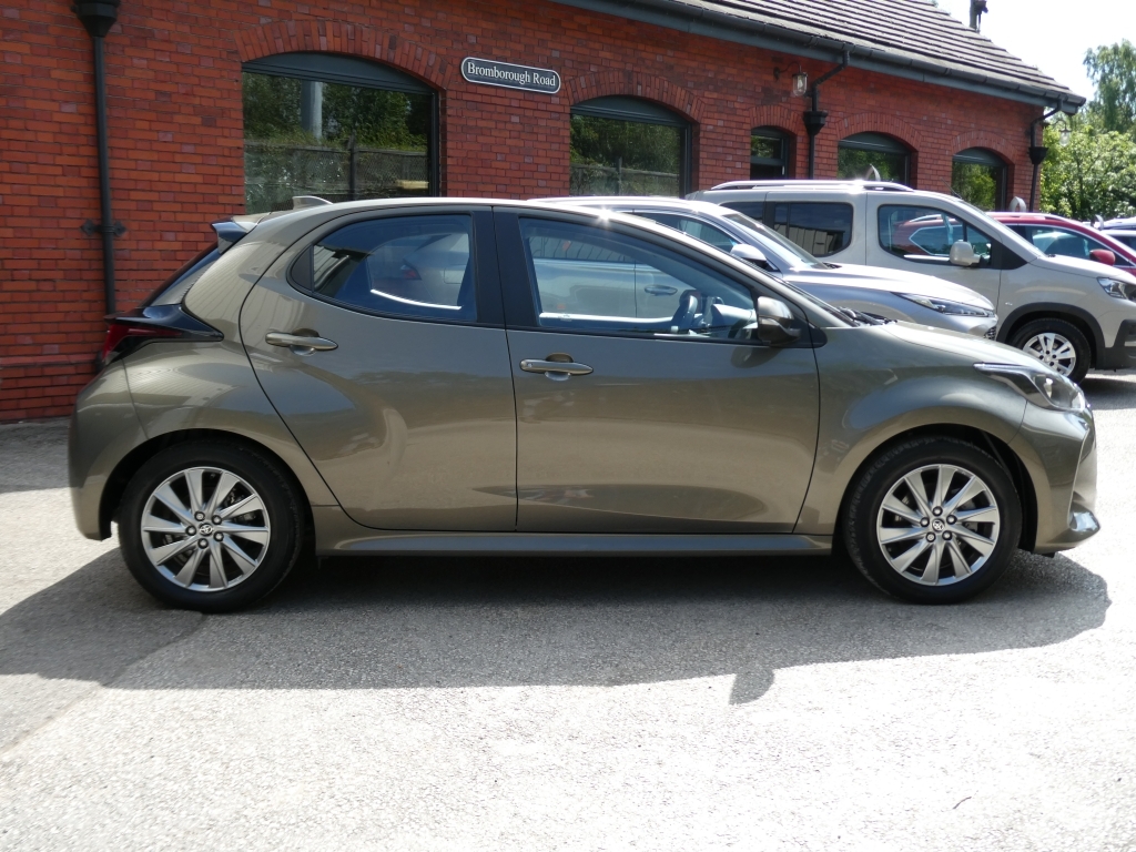 Toyota Yaris 1.5 Icon Fhev KS23TZT Brown #5