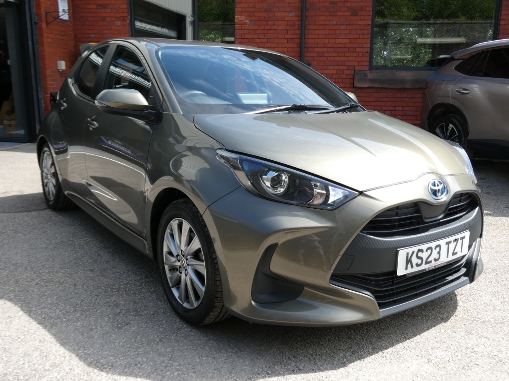 Toyota Yaris 1.5 Icon Fhev KS23TZT Brown #2