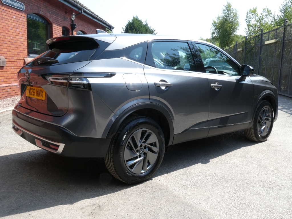 Nissan Qashqai 1.3 Dig-t Acenta Premium Xtronic Grey #3