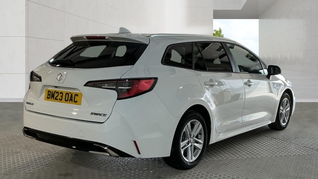 Suzuki Swace 1.8 Motion White #3