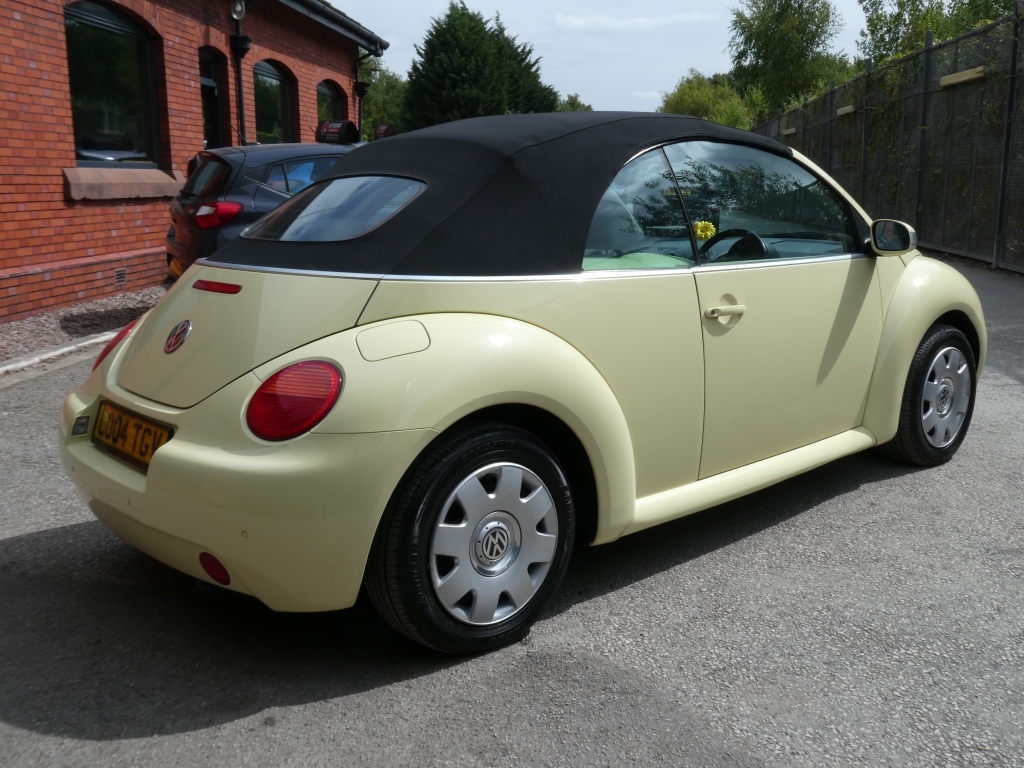 Volkswagen Beetle Cabriolet 8V 2-Door Blue #41