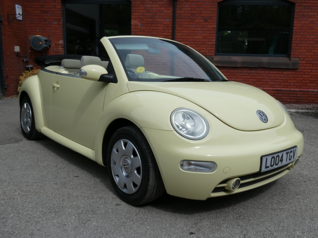 Volkswagen Beetle 1.6 8V Yellow #2