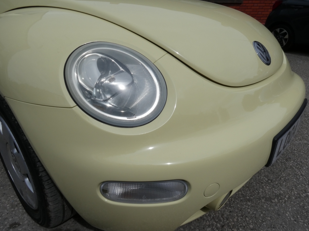 Volkswagen Beetle Cabriolet 8V 2-Door Blue #11
