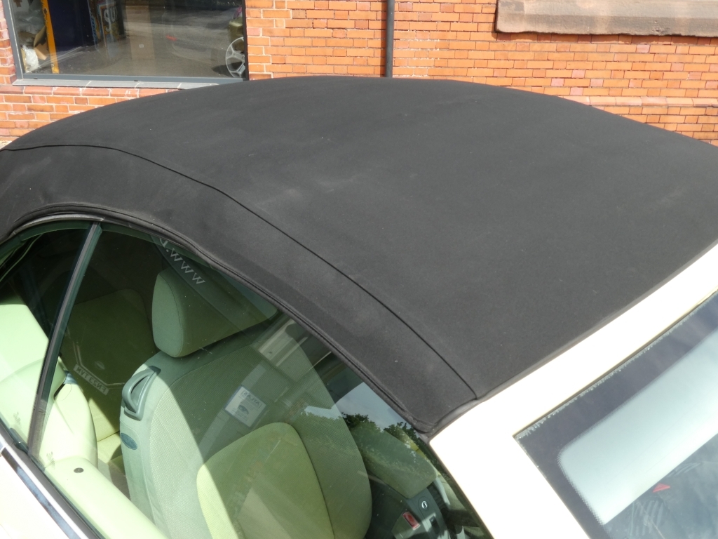 Volkswagen Beetle Cabriolet 8V 2-Door Blue #47