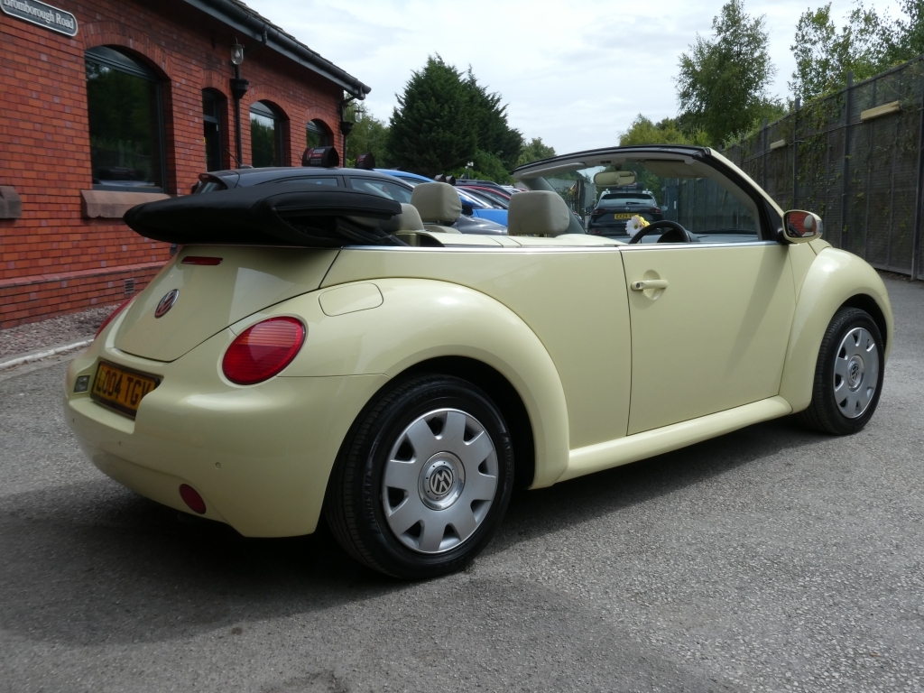 Volkswagen Beetle 1.6 8V Yellow #3