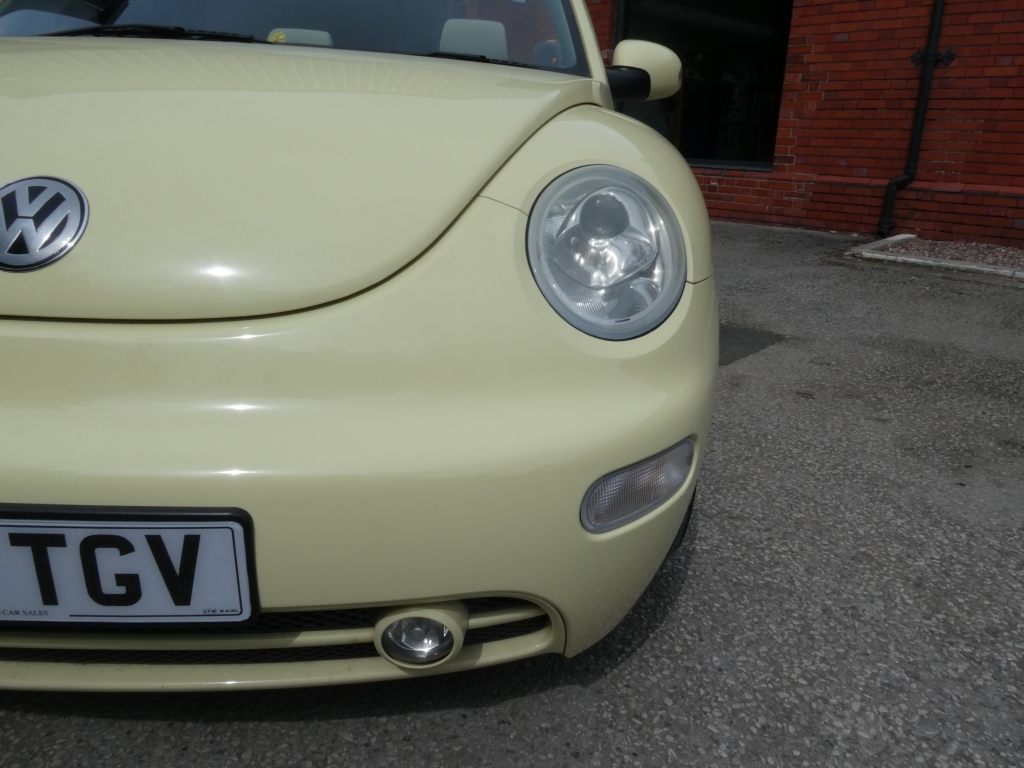 Volkswagen Beetle Cabriolet 8V 2-Door Blue #12