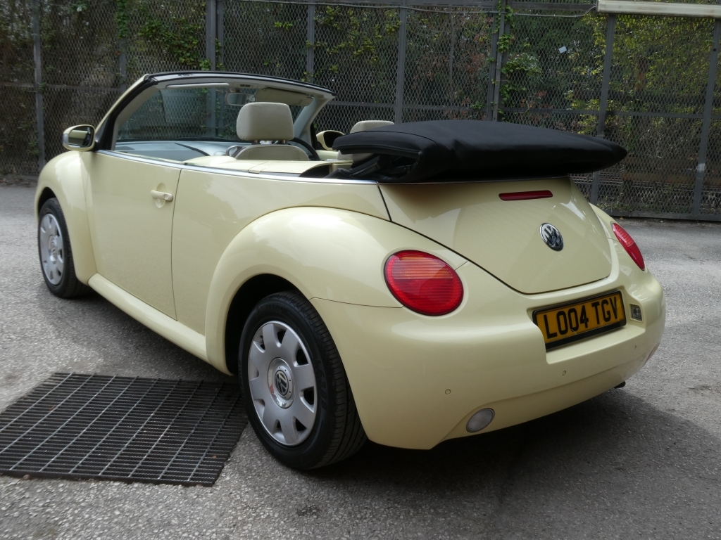Volkswagen Beetle 1.6 8V Yellow #4