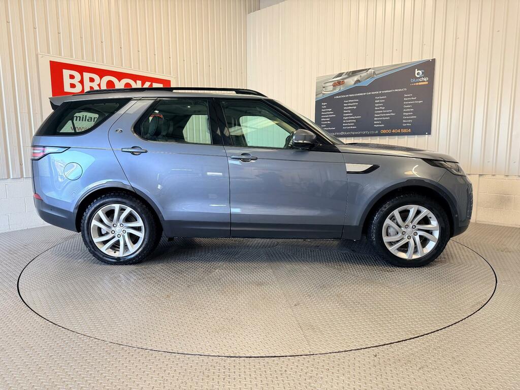 Land Rover Discovery 3.0 Sd V6 Hse 4Wd Euro 6 Ss WJ68VXO Blue #4